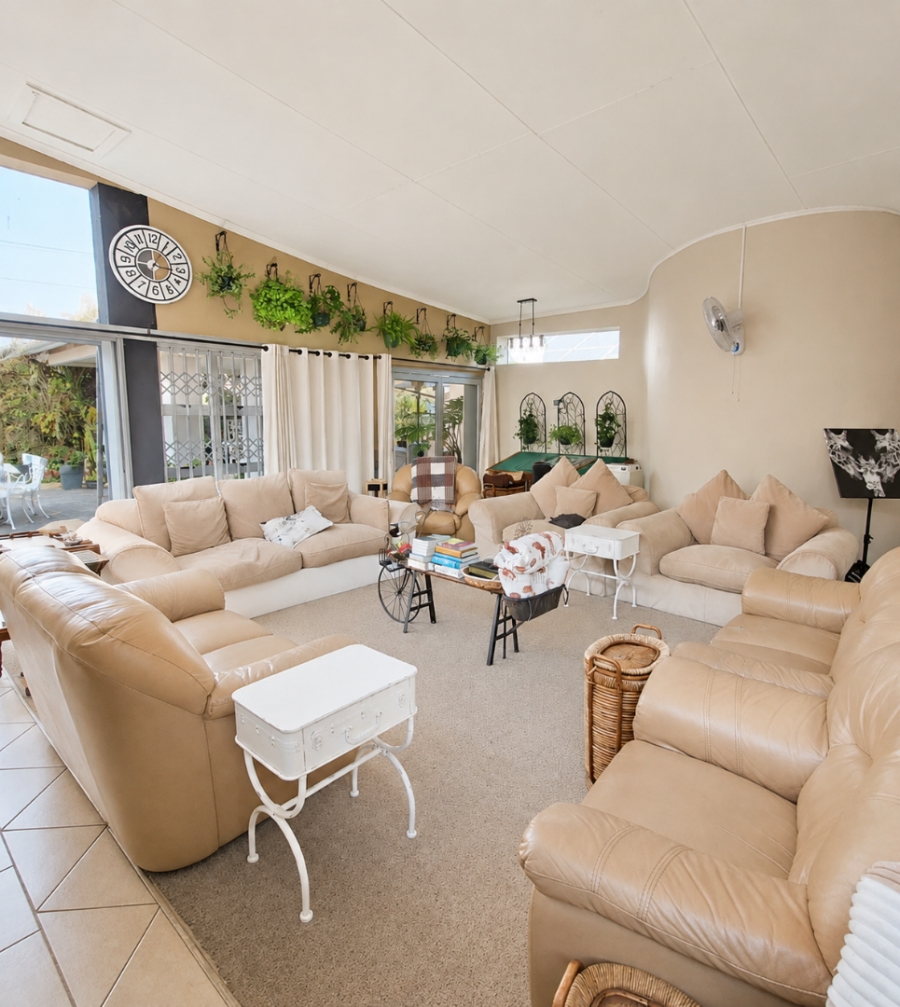 6 Bedroom Property for Sale in Delareyville North West